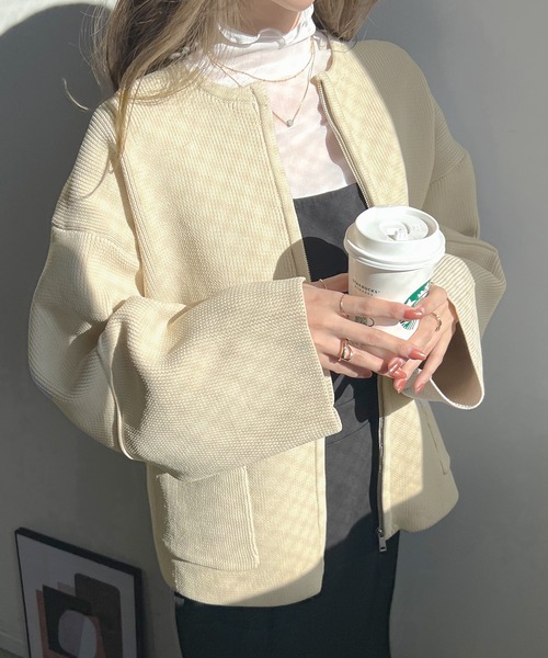 Futier land（フューティアランド）の「ランタンスリーブブルゾン（カーディガン/ボレロ・レディース・グレー/アイボリー/パープル/ブラック/ネイビー・FREE）」の11枚目の写真