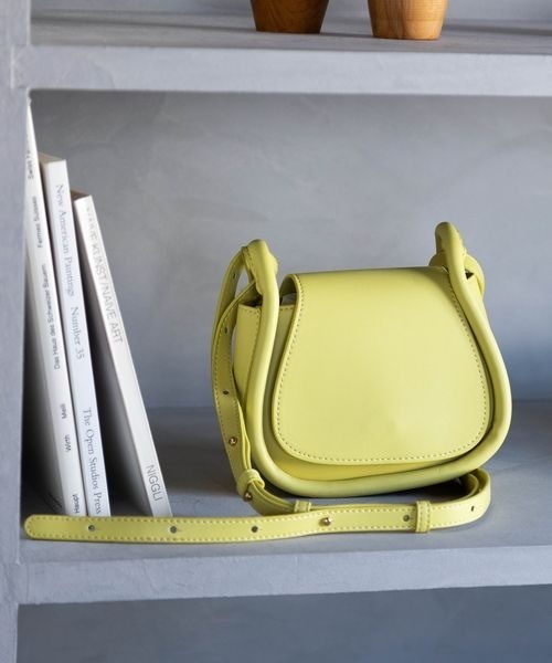 mysty woman（ミスティウーマン）の「フラップショルダーBAG（ショルダーバッグ・レディース・ライトブラウン/ライトイエロー/ブラック・FREE）」の3枚目の写真