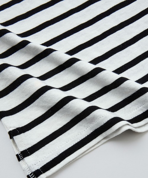 Chaco closet(チャコ クローゼット)の「ボーダーカットアウトスリーブロングTシャツ(Tシャツ/カットソー・レディース・ピンク/オレンジ/ブルー/グリーン/ホワイト×ブラック/ブラック×ホワイト・FREE)」の11枚目の写真
