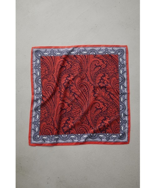 AZUL by moussy(アズールバイマウジー)の「NEO PREPPY HANDKERCHIEF/ネオプレッピーハンカチーフ(バンダナ/スカーフ・メンズ・ブルー系その他3/レッド系その他/ブラック系その他・FREE)」の1枚目の写真