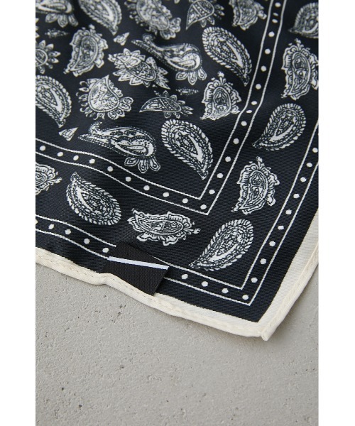 AZUL by moussy(アズールバイマウジー)の「NEO PREPPY HANDKERCHIEF/ネオプレッピーハンカチーフ(バンダナ/スカーフ・メンズ・ブルー系その他3/レッド系その他/ブラック系その他・FREE)」の8枚目の写真