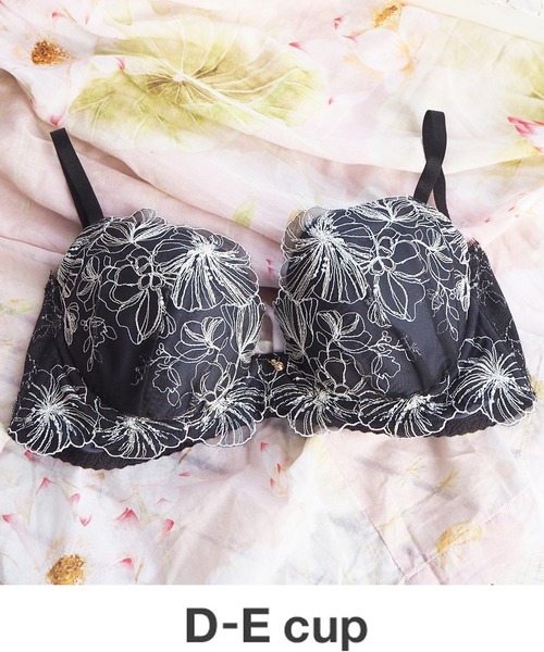 AMPHI（アンフィ）の「｢デイアップブラ-重力からバストを守る-｣花柄エンブロイダリーレース　ブラジャー　D-Ecup（ブラジャー・レディース・ミント/チャコールグレー/ブラック/ベージュ/ピンク/アイボリー/クリアグリーン/サックスブルー・D70/E70/D65/E65/E75/D75）」の3枚目の写真