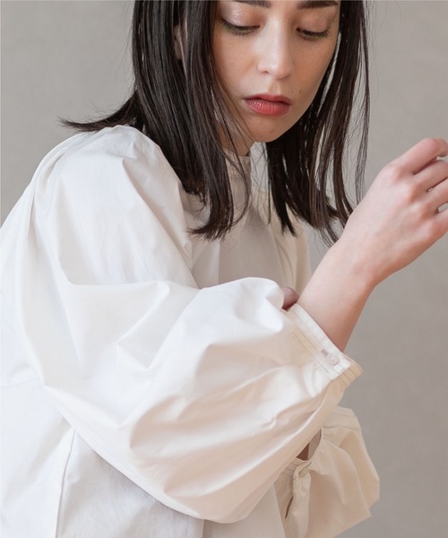 OPAQUE.CLIP（オペークドットクリップ）の「◆ボリュームスリーブブラウス【洗濯機洗い可】（シャツ/ブラウス・レディース・ブラック系2/ホワイト系/ブルー系2/ベージュ・36/40/42/38）」の20枚目の写真
