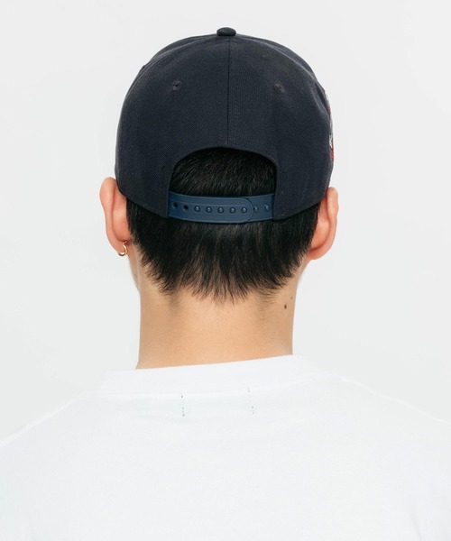 XLARGE（エクストララージ）の「XLARGE×NEW ERA VARSITY LOGO SNAPBACK CAP（キャップ・メンズ・ブラック/ネイビー・ONE SIZE）」の12枚目の写真