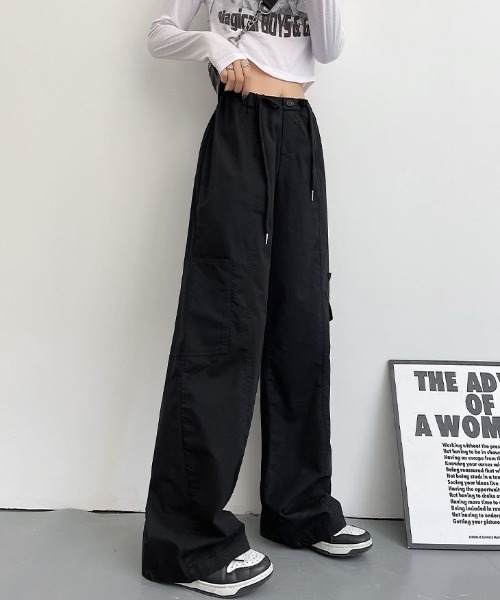 PIN(ピン)の「ワイドカーゴパンツ(カーゴパンツ・レディース・アイボリー/ブラック/ライトピンク・S/L/M)」の3枚目の写真