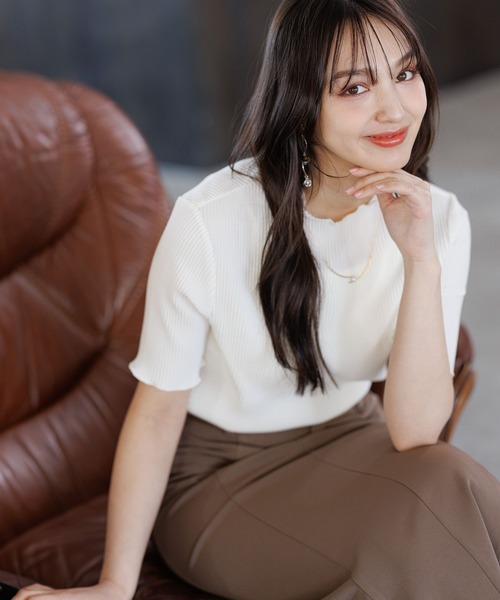 Andemiu(アンデミュウ)の「プリーツカットソー半袖192268(Tシャツ/カットソー・レディース・ベージュ/ブラック/ホワイト/グレー/グリーン/ホワイト系その他/ネイビー・FREE)」の2枚目の写真