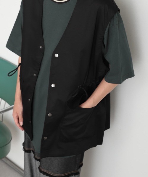 SENSE OF PLACE by URBAN RESEARCH（センスオブプレイスバイアーバンリサーチ）の「『ユニセックス』ハンティングベスト（ベスト・メンズ・ブラック/カーキ/ライトベージュ・MEDIUM/LARGE）」の17枚目の写真