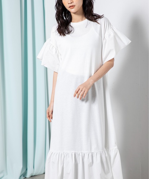 MILLION CARATS（ミリオンカラッツ）の「袖と裾を異素材で切り替え華やかなシルエットをつくる伸縮性のある綿混のカットソーワンピース（ワンピース・レディース・グレー/オフホワイト/ブラック・FREE）」の15枚目の写真