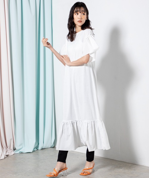 MILLION CARATS（ミリオンカラッツ）の「袖と裾を異素材で切り替え華やかなシルエットをつくる伸縮性のある綿混のカットソーワンピース（ワンピース・レディース・グレー/オフホワイト/ブラック・FREE）」の22枚目の写真