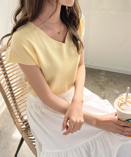 Futier land（フューティアランド）の「Vネックフレンチスリーブトップス（ニット/セーター・レディース・ホワイト/ライトパープル/ライトベージュ/ブラック/ブルー/ライトイエロー/グレイッシュベージュ/ライトピンク・MEDIUM/LARGE）」の7枚目の写真