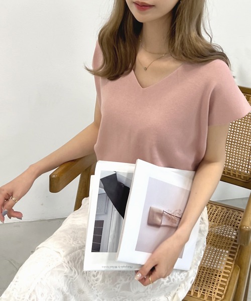 Futier land（フューティアランド）の「Vネックフレンチスリーブトップス（ニット/セーター・レディース・ホワイト/ライトパープル/ライトベージュ/ブラック/ブルー/ライトイエロー/グレイッシュベージュ/ライトピンク・MEDIUM/LARGE）」の8枚目の写真