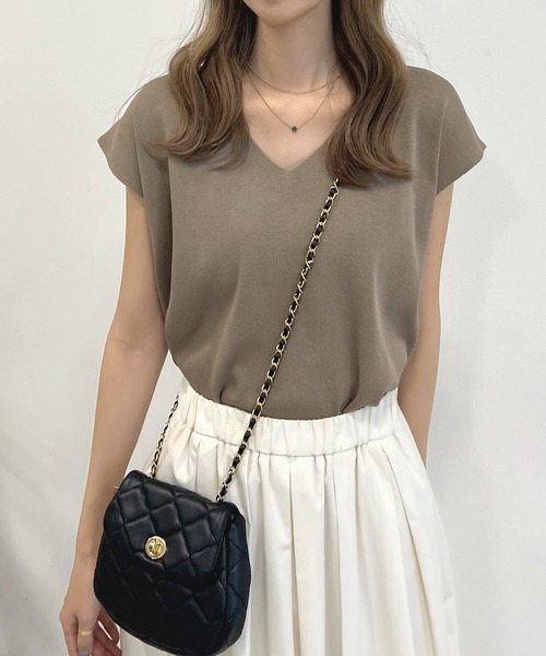 Futier land（フューティアランド）の「Vネックフレンチスリーブトップス（ニット/セーター・レディース・ホワイト/ライトパープル/ライトベージュ/ブラック/ブルー/ライトイエロー/グレイッシュベージュ/ライトピンク・MEDIUM/LARGE）」の5枚目の写真