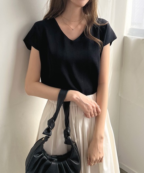 Futier land（フューティアランド）の「Vネックフレンチスリーブトップス（ニット/セーター・レディース・ホワイト/ライトパープル/ライトベージュ/ブラック/ブルー/ライトイエロー/グレイッシュベージュ/ライトピンク・MEDIUM/LARGE）」の3枚目の写真