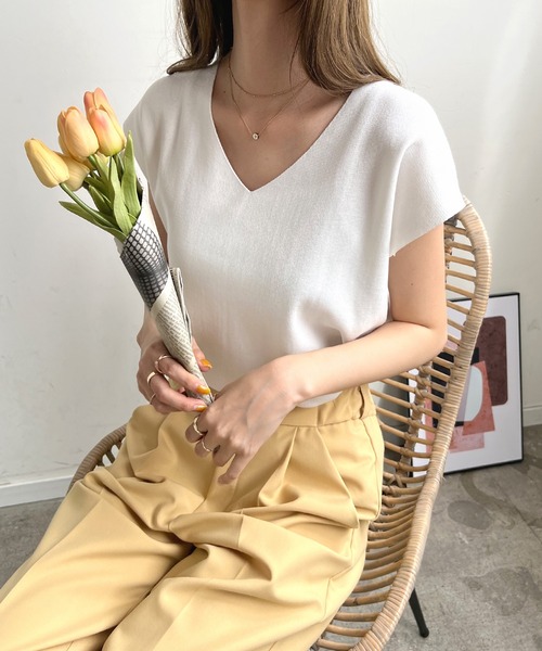 Futier land（フューティアランド）の「Vネックフレンチスリーブトップス（ニット/セーター・レディース・ホワイト/ライトパープル/ライトベージュ/ブラック/ブルー/ライトイエロー/グレイッシュベージュ/ライトピンク・MEDIUM/LARGE）」の22枚目の写真