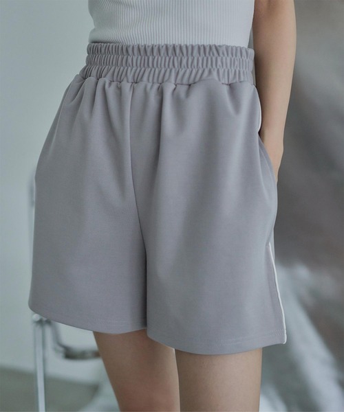 miette（ミエット）の「サイドラインジャージショートパンツ（その他パンツ・レディース・グレー/ダークグリーン/ネイビー・FREE）」の2枚目の写真
