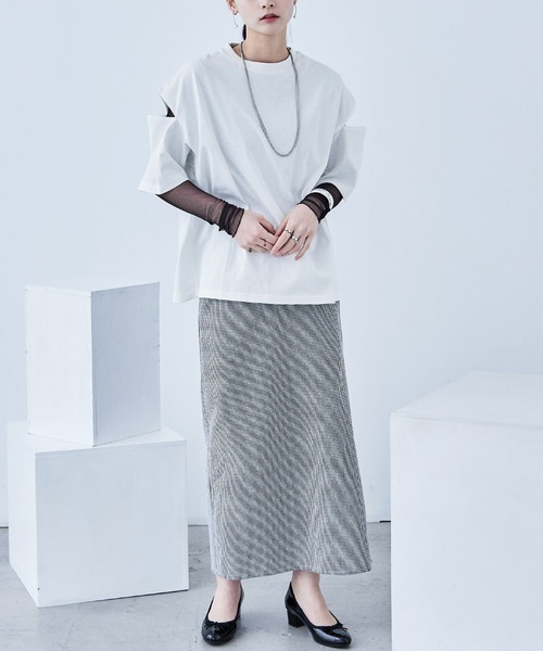 Fashion Letter(ファッションレター)の「カットアウト ビッグ5分袖Tシャツ(Tシャツ/カットソー・レディース・ブラック/アイボリー/グレイッシュベージュ・M)」の8枚目の写真