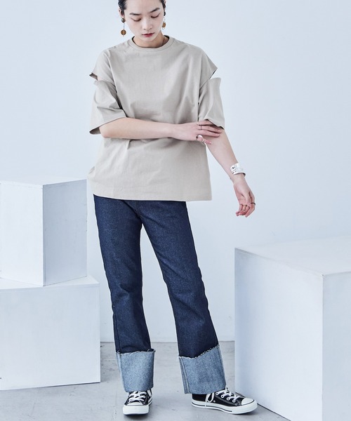 Fashion Letter(ファッションレター)の「カットアウト ビッグ5分袖Tシャツ(Tシャツ/カットソー・レディース・ブラック/アイボリー/グレイッシュベージュ・M)」の5枚目の写真