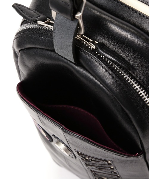 AVIREX（アヴィレックス）の「VARSITY LEATHER ONE SHOULDER BAG/ バーシティーレザーワンショルダーバッグＡＶＸ５６２９（ショルダーバッグ・レディース・ブラック/ホワイト系2/ダークブラウン・F）」の12枚目の写真
