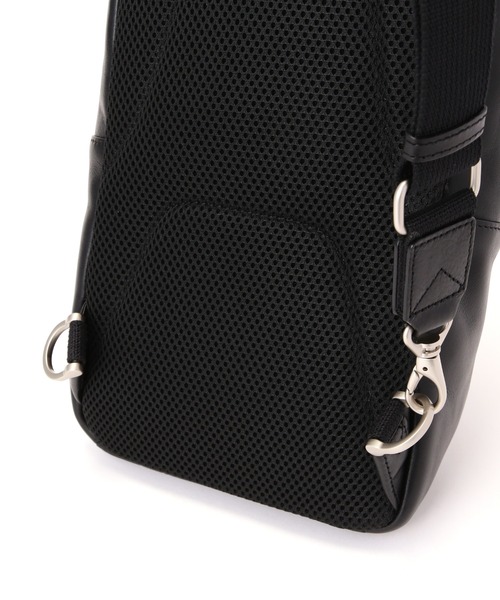 AVIREX（アヴィレックス）の「VARSITY LEATHER ONE SHOULDER BAG/ バーシティーレザーワンショルダーバッグＡＶＸ５６２９（ショルダーバッグ・レディース・ブラック/ホワイト系2/ダークブラウン・F）」の15枚目の写真