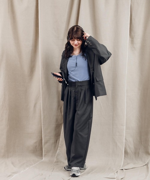 MUHET(ミュエータ)の「ランダムリブタンクトップ(タンクトップ・レディース・チャコールグレー/オフホワイト/サックスブルー・FREE)」の12枚目の写真