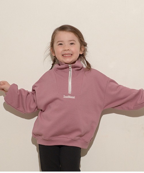 b・ROOM(ビールーム)の「【表コットン毛玉バイバイ】ハーフジップスウェット(スウェット・キッズ・オートミール/チャコール/ピンク/グレイッシュブルー/エメラルド・100cm/110cm/120cm/130cm/140cm/150cm)」の5枚目の写真