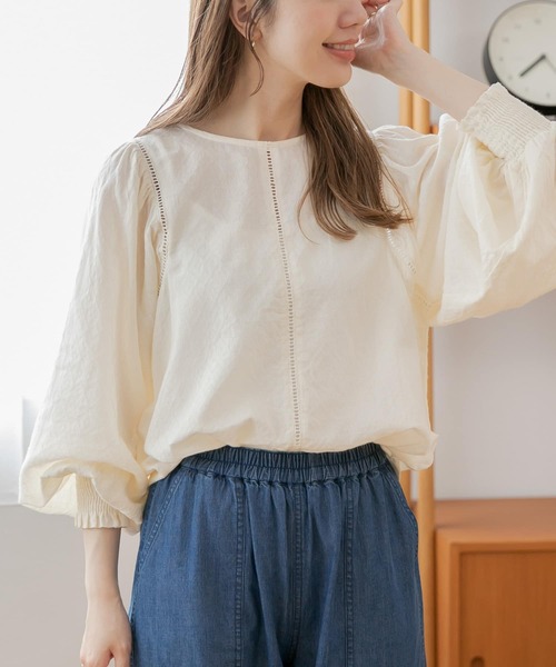 URBAN RESEARCH Sonny Label（アーバンリサーチサニーレーベル）の「パフスリーブコットンジャガードブラウス（シャツ/ブラウス・レディース・ブルー/オフホワイト/マスタード/ブラック・FREE）」の5枚目の写真