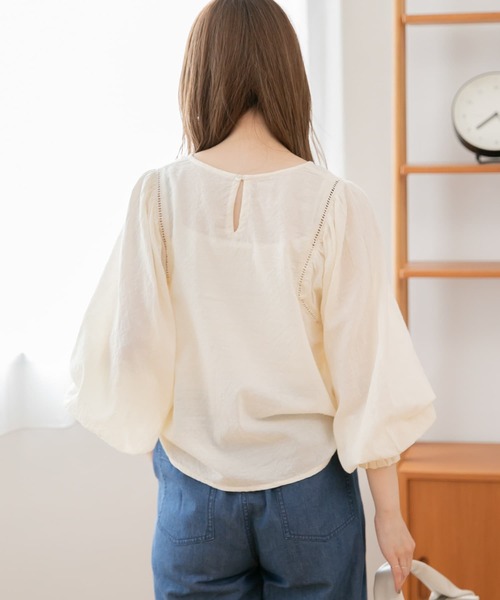 URBAN RESEARCH Sonny Label（アーバンリサーチサニーレーベル）の「パフスリーブコットンジャガードブラウス（シャツ/ブラウス・レディース・ブルー/オフホワイト/マスタード/ブラック・FREE）」の10枚目の写真