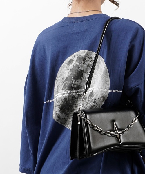GLARE（グレア）の「【GLARE】 月モチーフ バックプリント オーバーTシャツ /  Moon Motif Back Print Over T-shirt（Tシャツ/カットソー・メンズ・ブルー/ブラック/チャコール/ホワイト・FREE）」の21枚目の写真
