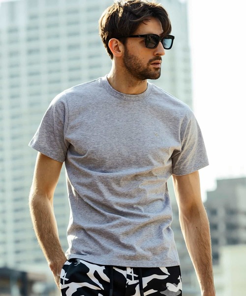 1PIU1UGUALE3  RELAX （ウノピゥウノウグァーレトレ リラックス）の「1PIU1UGUALE3 RELAX(ウノピゥウノウグァーレトレ リラックス)ワンポイントロゴ ロゴ刺繍 ベーシック半袖Tシャツ（Tシャツ/カットソー・メンズ・ネイビー/ホワイト/レッド/ブラック/トップグレー・S/M/XL/L/XXL）」の3枚目の写真