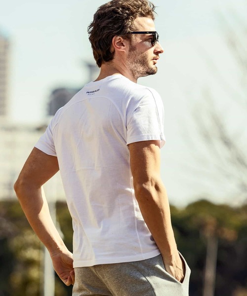 1PIU1UGUALE3  RELAX （ウノピゥウノウグァーレトレ リラックス）の「1PIU1UGUALE3 RELAX(ウノピゥウノウグァーレトレ リラックス)ワンポイントロゴ ロゴ刺繍 ベーシック半袖Tシャツ（Tシャツ/カットソー・メンズ・ネイビー/ホワイト/レッド/ブラック/トップグレー・S/M/XL/L/XXL）」の9枚目の写真