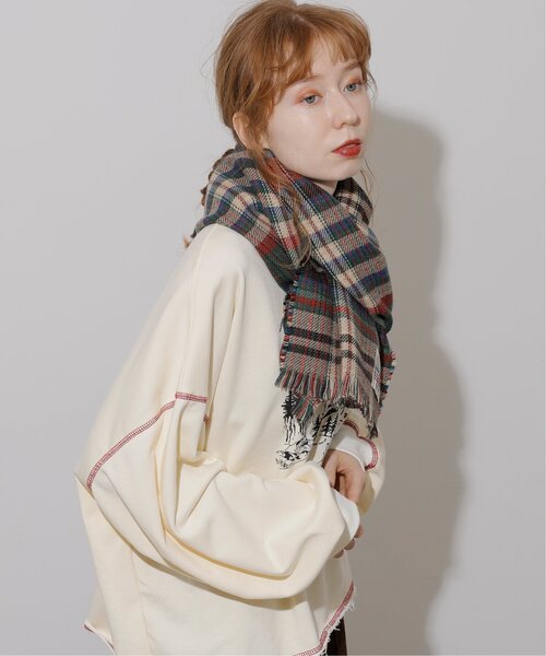 DOUBLE NAME（ダブルネーム）の「チェック柄リバーシブルマフラー（マフラー・レディース・ベージュ/レッド/グリーン・FREE）」の5枚目の写真