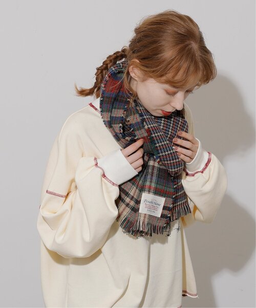 DOUBLE NAME（ダブルネーム）の「チェック柄リバーシブルマフラー（マフラー・レディース・ベージュ/レッド/グリーン・FREE）」の10枚目の写真