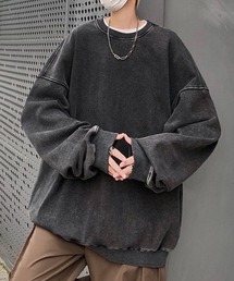絶妙なワイドシルエット。オーバーサイズフェードスウェット