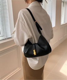 タックショルダーバッグ
