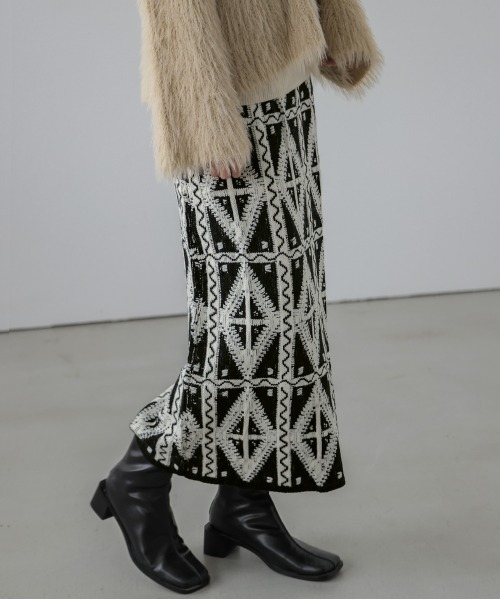 La-gemme(ラジェム)の「ジャガードニットスカート(スカート・レディース・グレー/ブラウン/ブラック・L/M)」の6枚目の写真