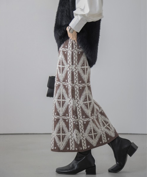 La-gemme(ラジェム)の「ジャガードニットスカート(スカート・レディース・グレー/ブラウン/ブラック・L/M)」の12枚目の写真