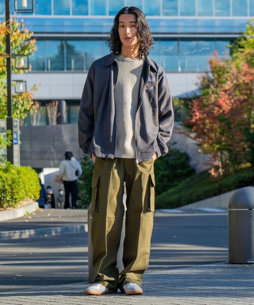 UNIIT（ユニット）の「【UNIIT/ユニット】フェイクスエード　 ワンポイント刺繍　 フルジップブルゾン　コーチジャケット（ブルゾン・メンズ・チャコールグレー/アイボリー/ブラウン・LARGE/MEDIUM）」の4枚目の写真