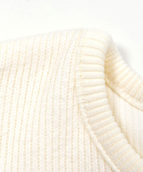 BeBe（ベベ）の「ダブルフェイスクロスステッチトレーナー(90~140cm)（スウェット・キッズ・ネイビー/オフホワイト・120cm/110cm/140cm/100cm/130cm/90cm）」の15枚目の写真