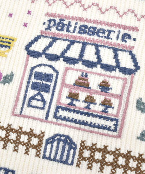 BeBe（ベベ）の「ダブルフェイスクロスステッチトレーナー(90~140cm)（スウェット・キッズ・ネイビー/オフホワイト・120cm/110cm/140cm/100cm/130cm/90cm）」の17枚目の写真