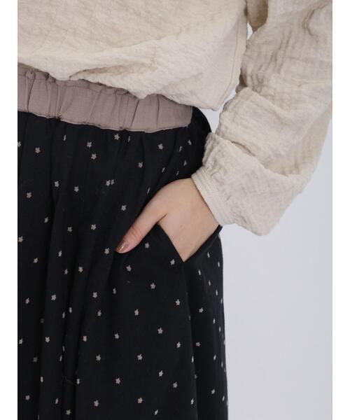 Samansa Mos2(サマンサ モスモス)の「フラワー柄フロッキープリントスカート(スカート・レディース・グリーン/キナリ/ブラック・F)」の16枚目の写真