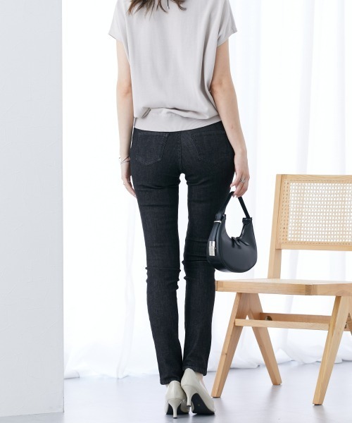 slattgir（スラットジール）の「高身長　すごのびストレッチデニムスキニーパンツ（股下８４ｃｍ）　（トールサイズ）（デニムパンツ・レディース・ネイビー/ブラック/ネイビー系・96/80/76/88/64/84/73/104/67/70）」の9枚目の写真