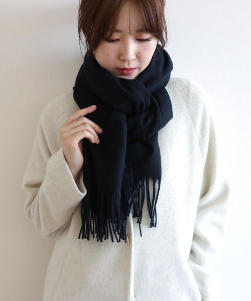 Jines（ジネス）の「しなやかソフトタッチ・無地シンプルストール（ストール/ショール・レディース・ライトグレー/ブラック/オフホワイト/ロイヤルブルー・FREE）」の7枚目の写真