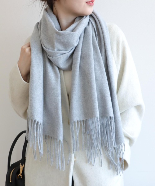 Jines（ジネス）の「しなやかソフトタッチ・無地シンプルストール（ストール/ショール・レディース・ライトグレー/ブラック/オフホワイト/ロイヤルブルー・FREE）」の14枚目の写真