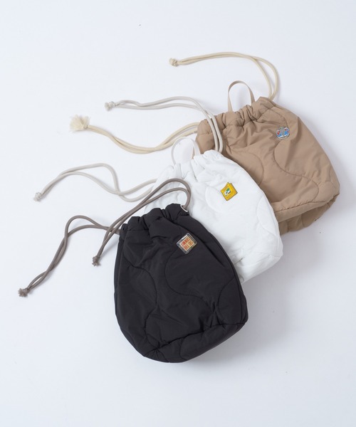 WHIMSIC（ウィムジック）の「【UNISEX】キルティングパーソナルエフェクトバッグ（ハンドバッグ・メンズ・ベージュ/ホワイト/ブラック・FREE）」の4枚目の写真