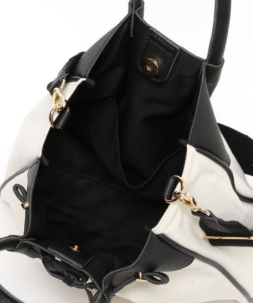 mysty woman(ミスティウーマン)の「レザー×キャンバスBAG 102096(トートバッグ・レディース・ブラック系その他/ブラック/オフホワイト/ブラック系その他2・FREE)」の11枚目の写真