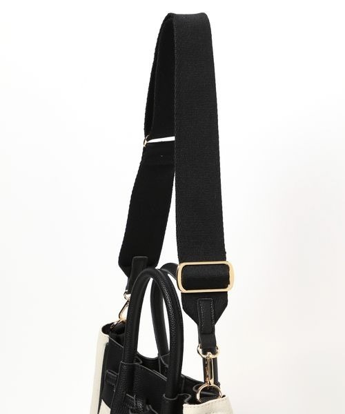 mysty woman(ミスティウーマン)の「レザー×キャンバスBAG 102096(トートバッグ・レディース・ブラック系その他/ブラック/オフホワイト/ブラック系その他2・FREE)」の16枚目の写真
