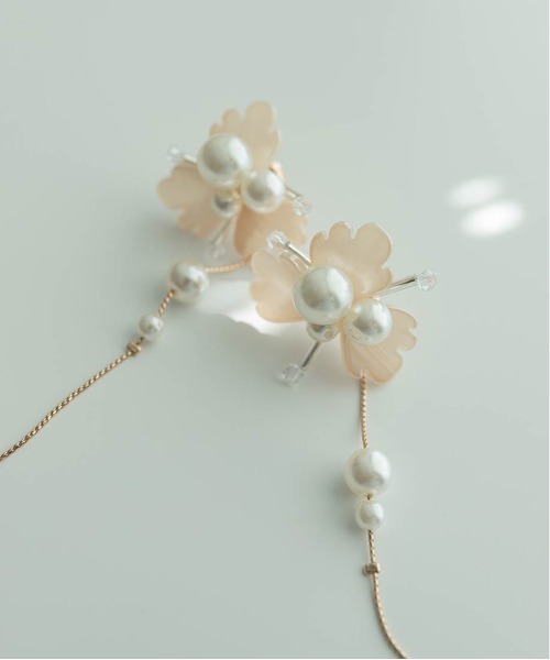 RANDA（ランダ）の「2WAYフラワーピアス（ピアス（両耳用）・レディース・ピンク/クリア・FREE）」の4枚目の写真