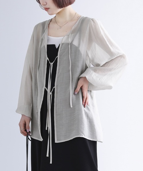 n'OrLABEL(ノアールレーベル)の「『前後2WAYリボンシアーブラウス』(シャツ/ブラウス・レディース・ライトグレー/ブラック/アイボリー・2/1)」の3枚目の写真