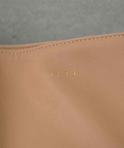 loti(ロティ)の「【EC限定】loti ハーフムーンポーチ付きBAG(ショルダーバッグ・レディース・ブラック/ベージュ・ONE SIZE)」の18枚目の写真