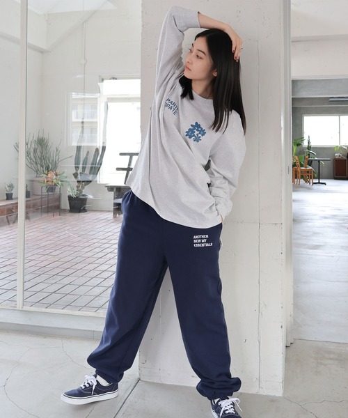 ANME（アンメ）の「前後ロゴ入りフラワープリント長袖Tシャツ（Tシャツ/カットソー・レディース・グレー系その他2/ホワイト系その他/グレー系その他/ホワイト系その他2・M/L）」の7枚目の写真
